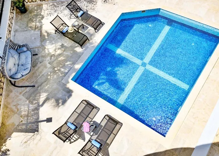 Вилла 3 Bedroom *